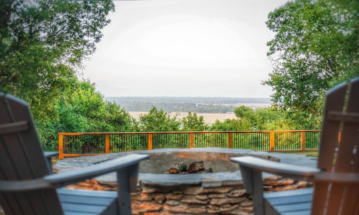 Bixby House | Two Homes on 160 Acres. Stocked Ponds, Firepits. Just 30 minutes from Tulsa.