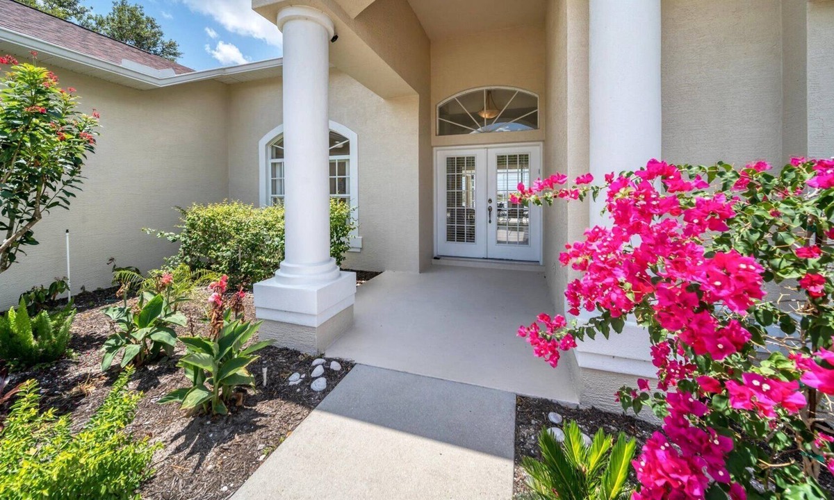 Englewood East Villa | Two Master suites, Two living rooms, awesome lake view enjoy Florida sunsets!