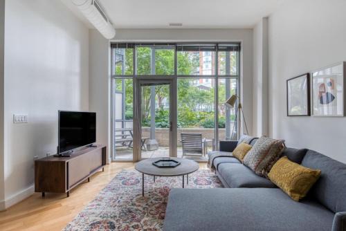 McLean Apartment | Tysons Corner 1br w gym pool nr galleria mall WDC-825