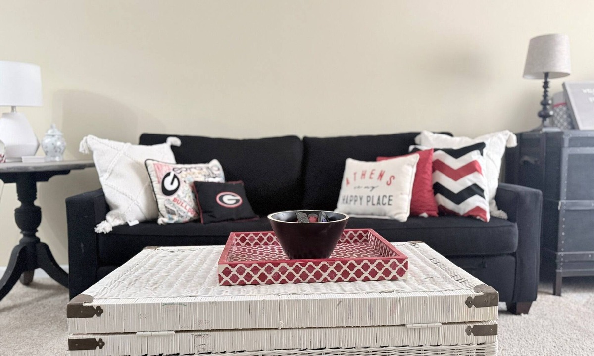 Athens House | UGA Bulldog Basecamp- Prime Five Points Stay
