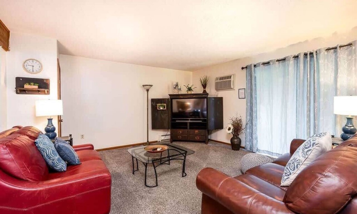 Rockford Apartment | Unwind in Rockford! Steps from Parks & Trails