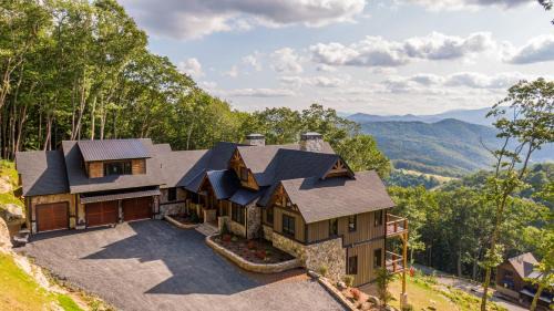 Banner Elk House | Up and Away at Eagles Nest