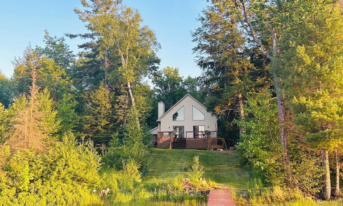 Summit Lake Cottage | Up North Cottage on Summit Lake! Pontoon negotiable!