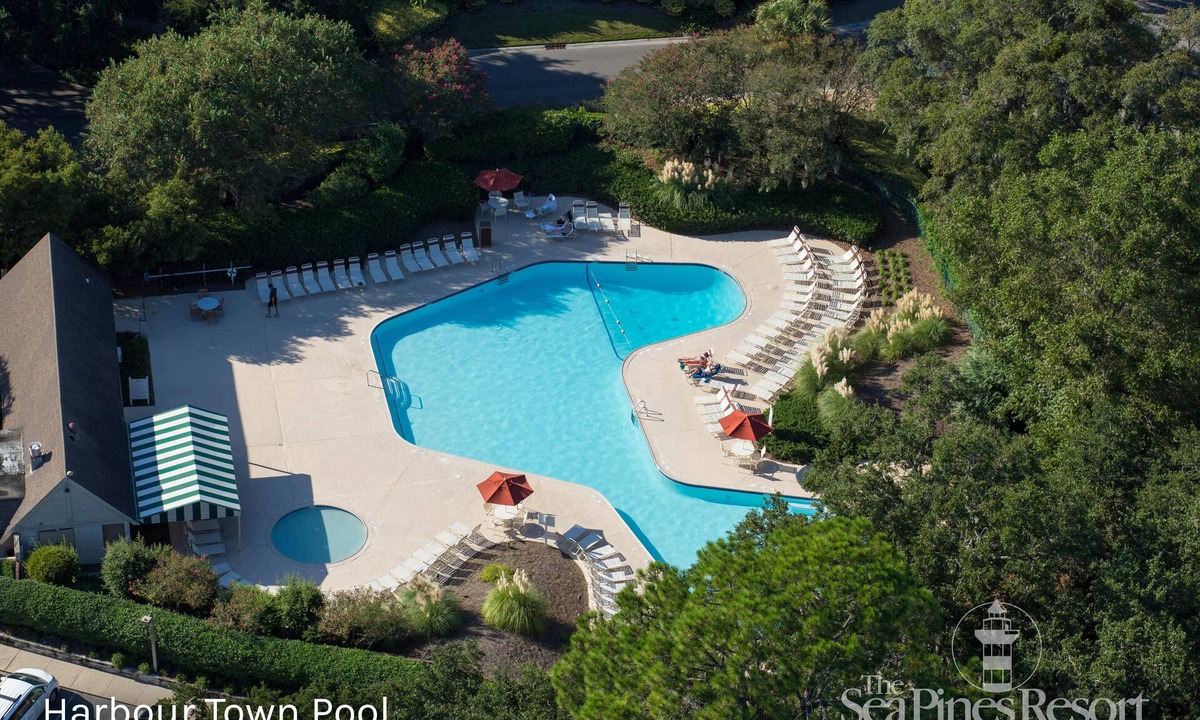 Beach Lagoon Villa | Updated beachside 3-Bdrm Villa w/balcony, just steps to Sea Pines Beach Club