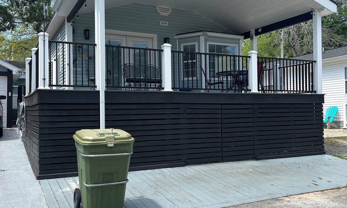 Myrtle Beach Cottage | UPDATED WITH CART. DOGS <20 LBS MUST BE PRE APPROVED, SITE 5518 SANDLAPPER LN.