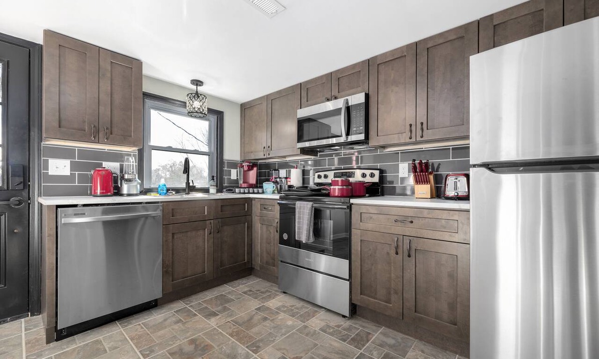 Statesville Apartment | "Upper Magnolia": Renovated 2BR Apt off I-40, King Bed, 2 Queen + Kids Amenities