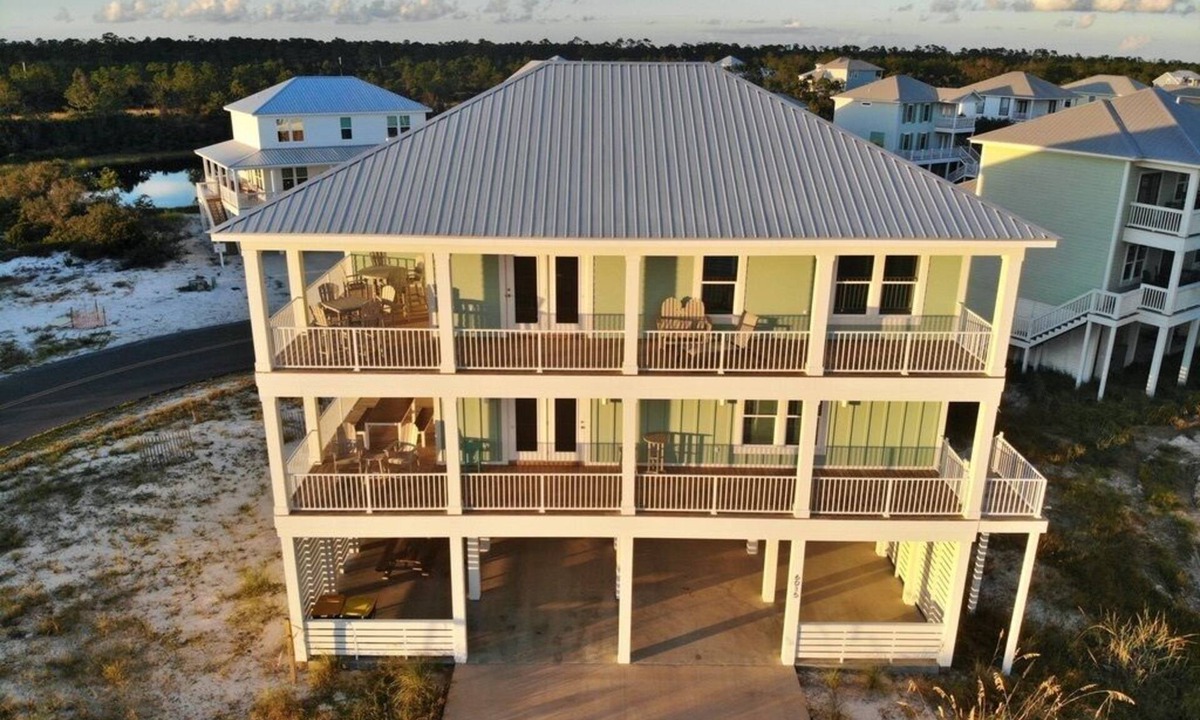 Morgantown House | Upscale, Easy Beach Access, Pools & Pickleball