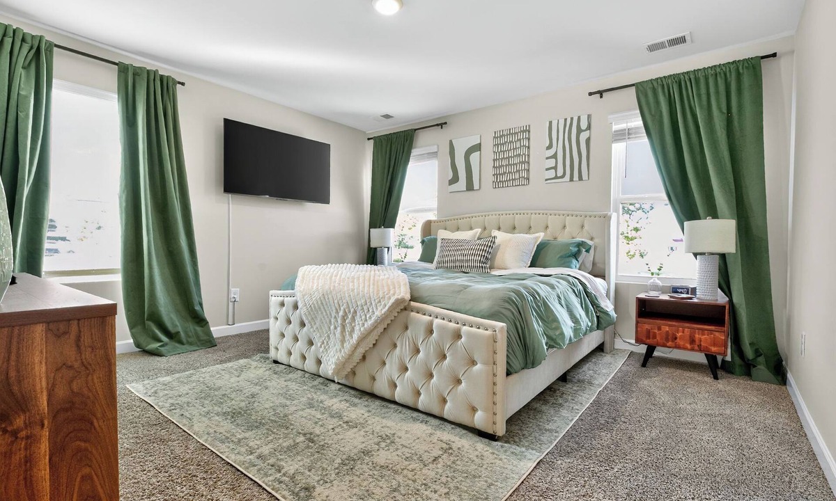 Berea House | Upscale Greenville Getaway. 10 Mins 2 Falls Park