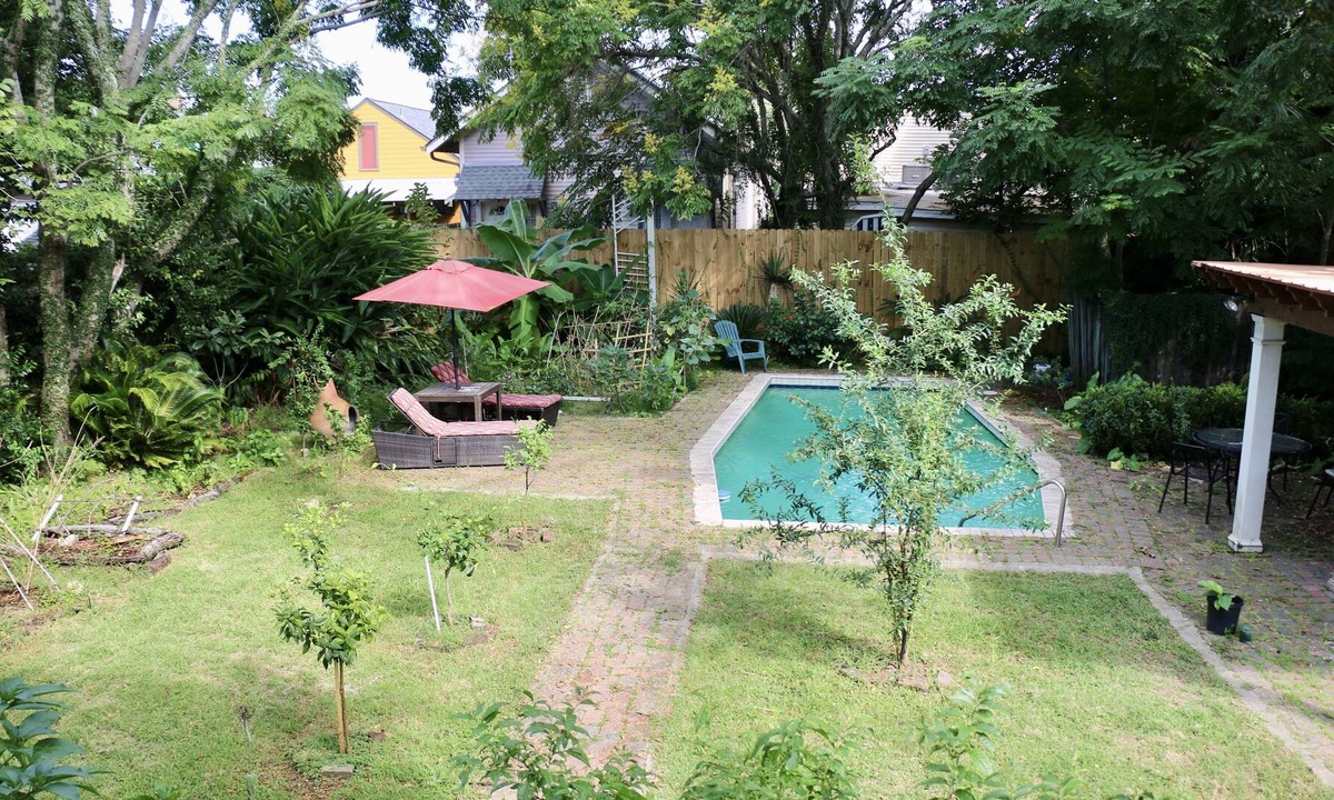 Freret Bed & Breakfast | Uptown Oasis With Lush Garden and Pool. Amazing Location!