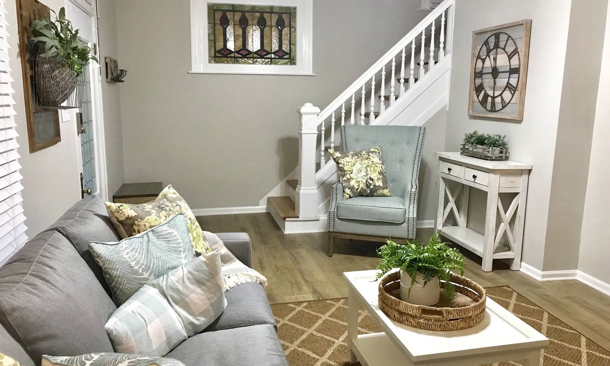 Dayton House | Urban Oasis 3 Miles to Cincy Sleeps 12
