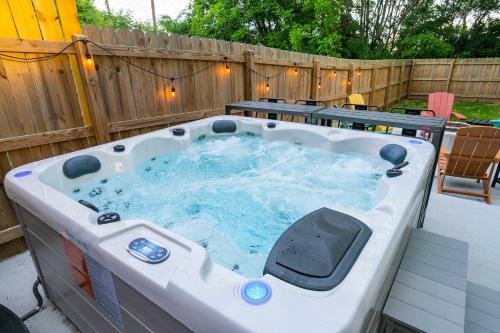 Nashville House | Vacation Haven HOT TUB FIRE PIT GRILL & ARCADE