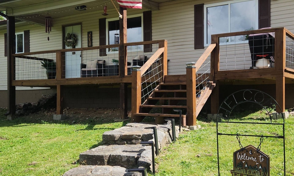 Van Buren House | 🔴Van Buren 3 Bedroom Home Near the Landing with an Arcade! Fast Wifi!