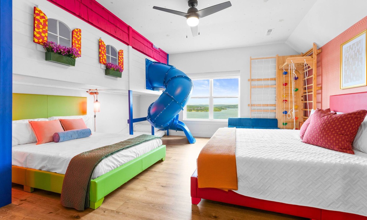 Hollister House | Vibrant Lake Views Hot Tub Arcade Fun Retreat