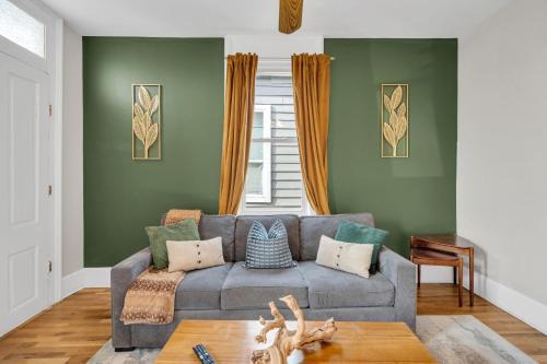Tulane - Gravier House | Victorian duplex near Superdome & Quarter