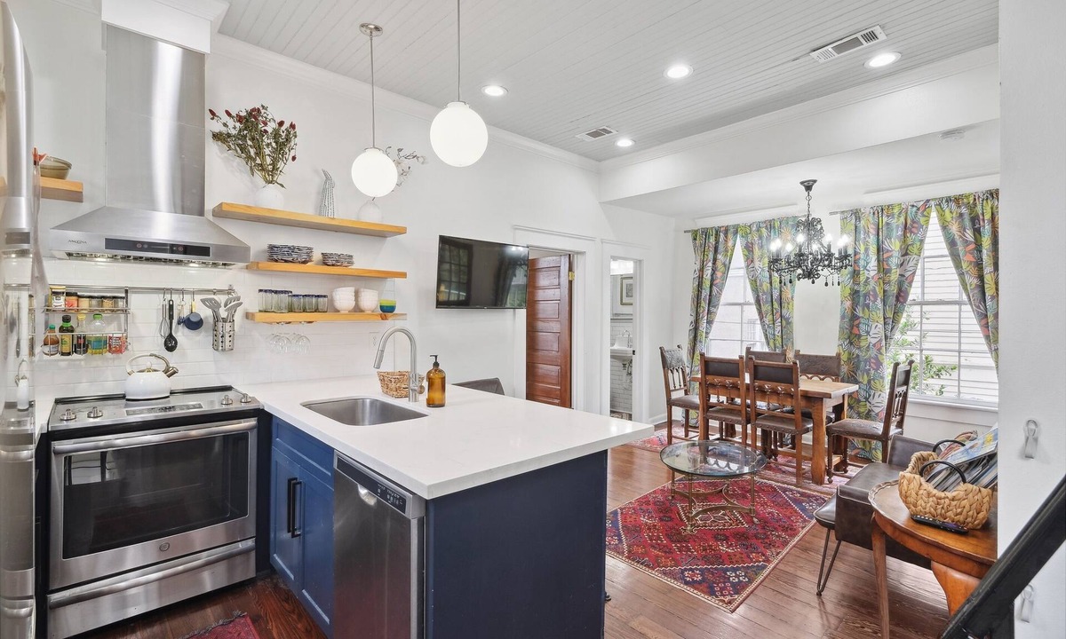 Milan House | View of St Charles Avenue from the balcony!