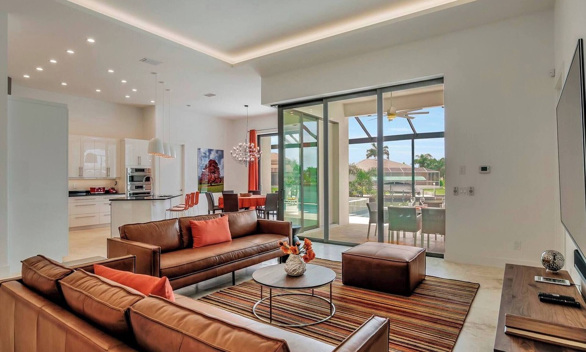 Pelican House | Villa Alexander