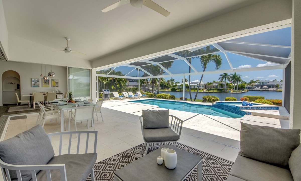 Pelican Villa | Villa Inspiration - modern style, spectacular view, large pool area