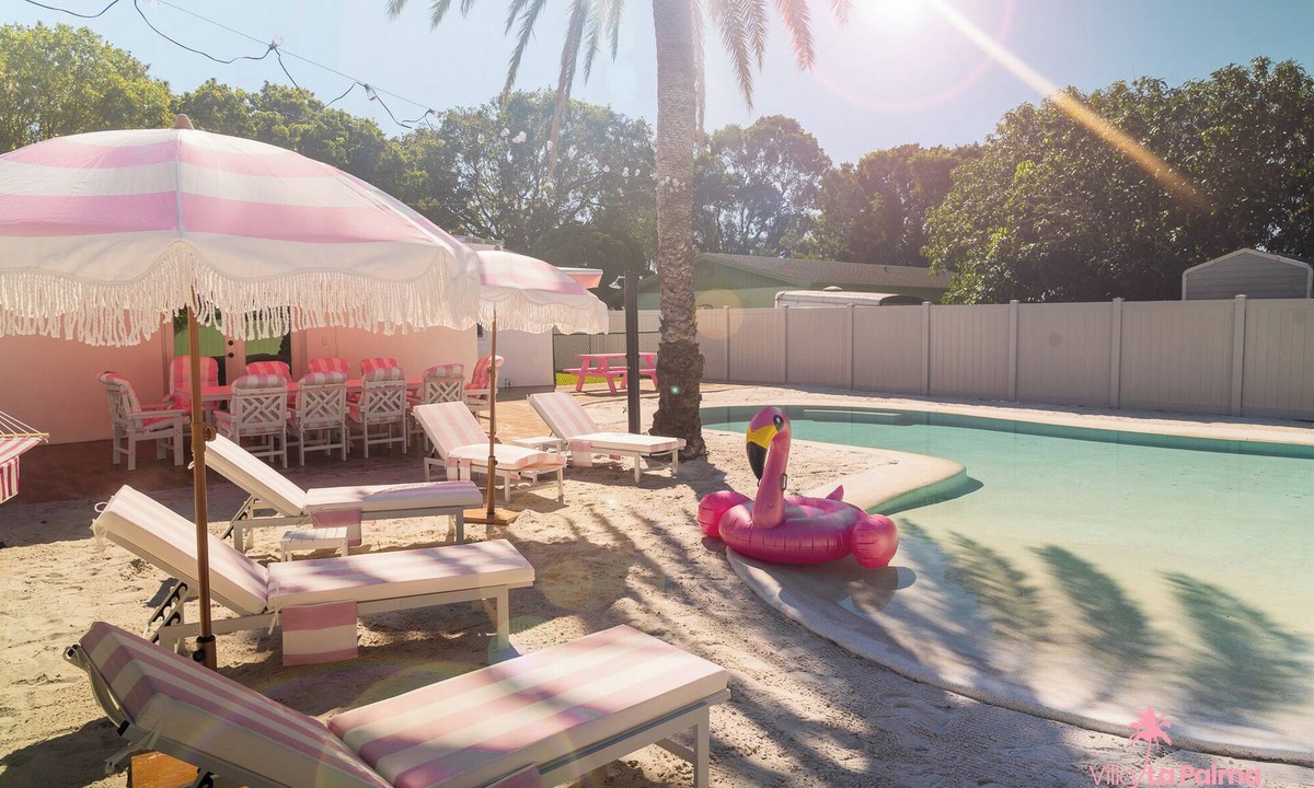 West Palm Beach Villa | Villa La Palma Urban Beach Sand Resort - 3BD Villa Heart of West Palm Beach
