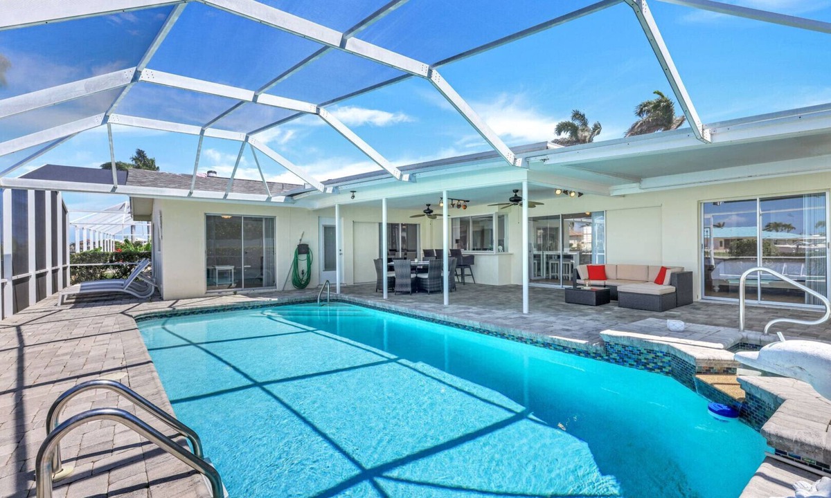 Yacht Club House | Villa Savoy