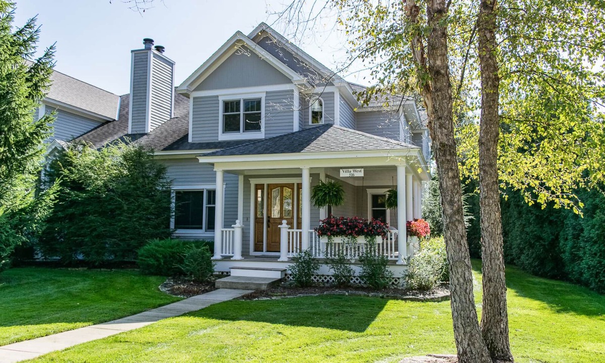Harbor Springs House | Villa West - Main Street - Downtown Harbor Springs!