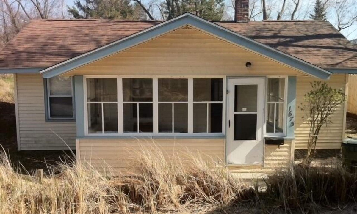 Bluffton Cottage | Vintage Beach Cottage located on stunning Lake Michigan Beach