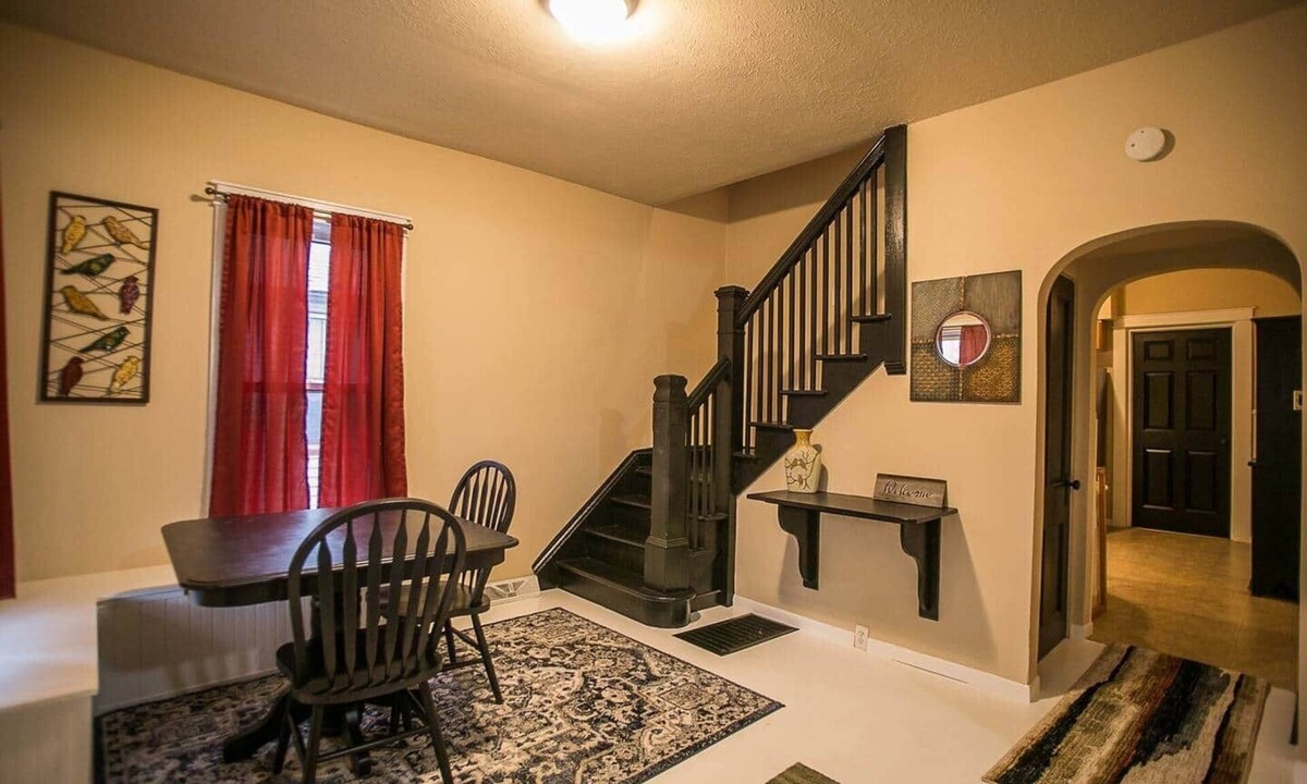 Springfield House | Vintage On Vine - Central 1940's Charming Bungalow