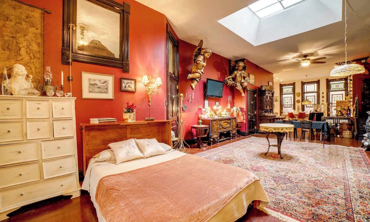 La Porte Apartment | Vintage Studio in Historic Dtwn La Porte!