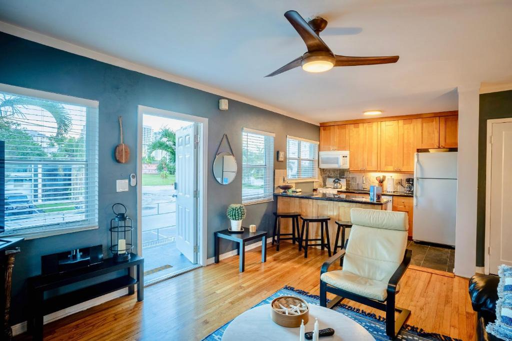 East Fort Lauderdale Apartment | Vistamar Waterfront Beach Abode -Walk to the Beach