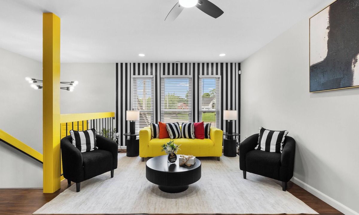 Maryland Heights House | Vivid Luxe Retreat: Luxury 2BR Townhouse