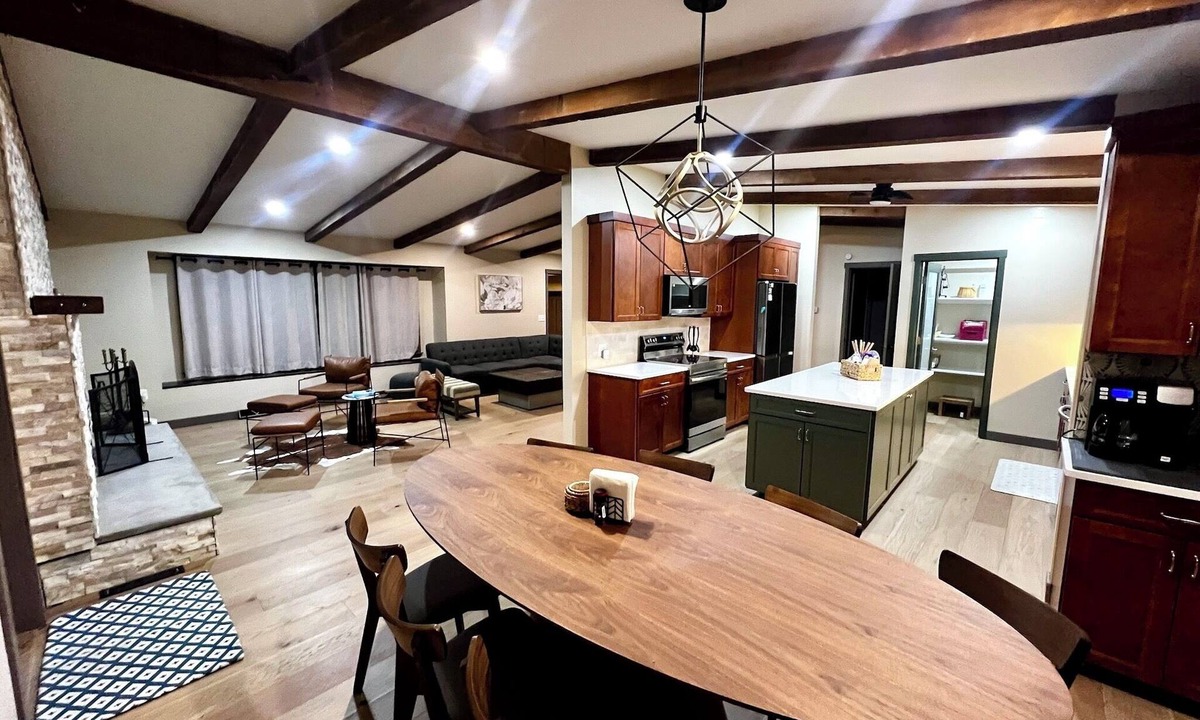 Saugatuck House | Walk to Downtown Saugatuck! Spacious, newly-renovated 5BR "House on the Hill"!