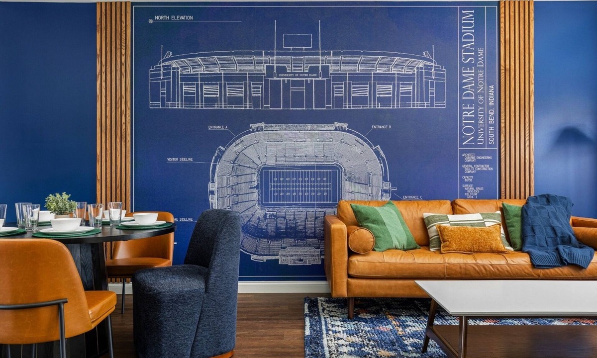 Roseland House | Walk to ND/SMC - Redesigned Condo Sleeps 10