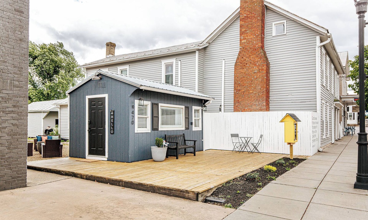 New Market House | Walkable Downtown Tiny Home with Views near Shenandoah National Park