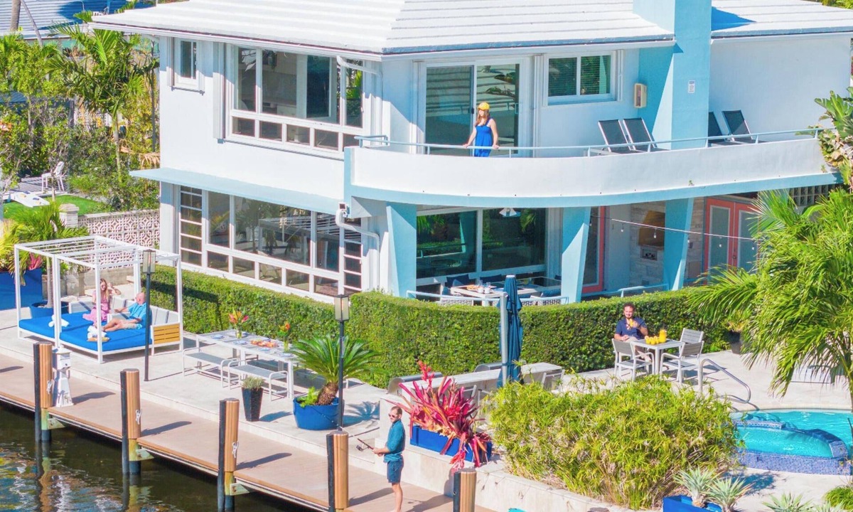 Coral Ridge House | Waterfront | Heated pool | Dock Access | Your Own Resort | SaltAire Key | RESlDENCES