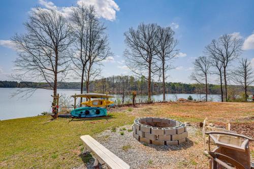 Bogart House | Waterfront Home w/Views on Bear Creek Reservoir!