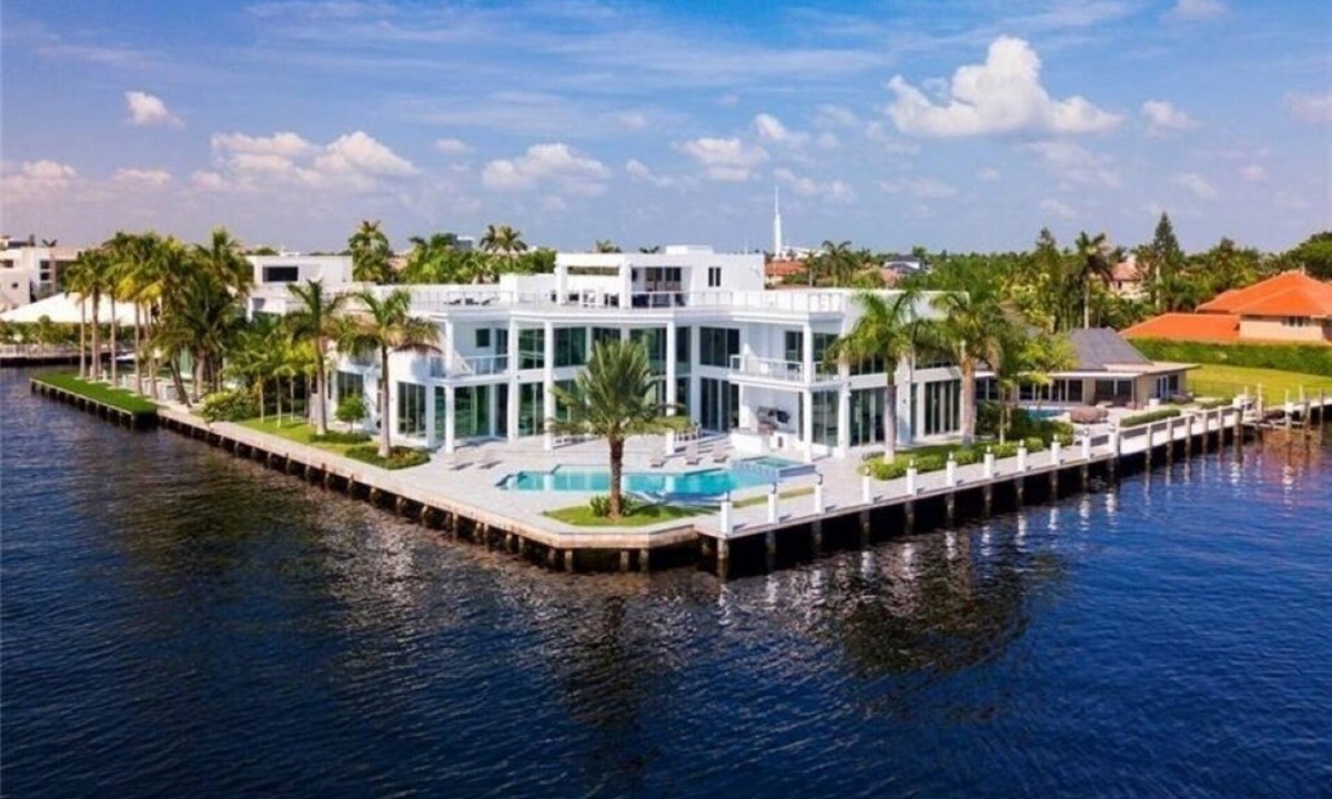 Bay Colony House | Waterfront Luxury Retreat on the Intracoastal
