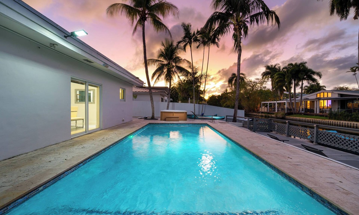 Ojus House | Waterfront Modern & Amazing Ambiance! Heated Pool with Great Location!