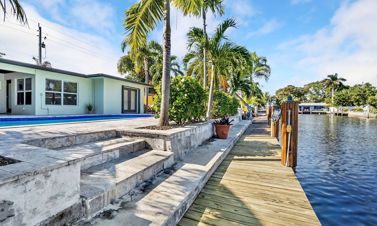 Pompano Beach House | Waterfront Oasis Pool Ocean Access. near beach.near golf.pet friendly