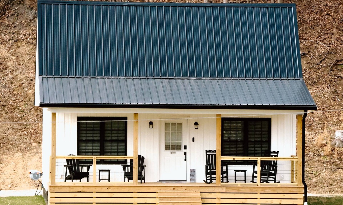 Ironton Cottage | Waterside Cove at StoneCreek Farms | Sleeps 4