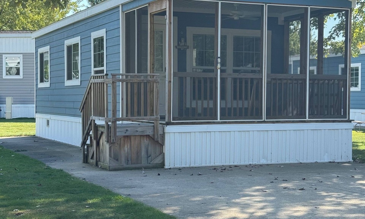 Mears House | WELCOME TO BLUE DUNES COTTAGE a 2-bedroom cottage in wonderful Silver Lake