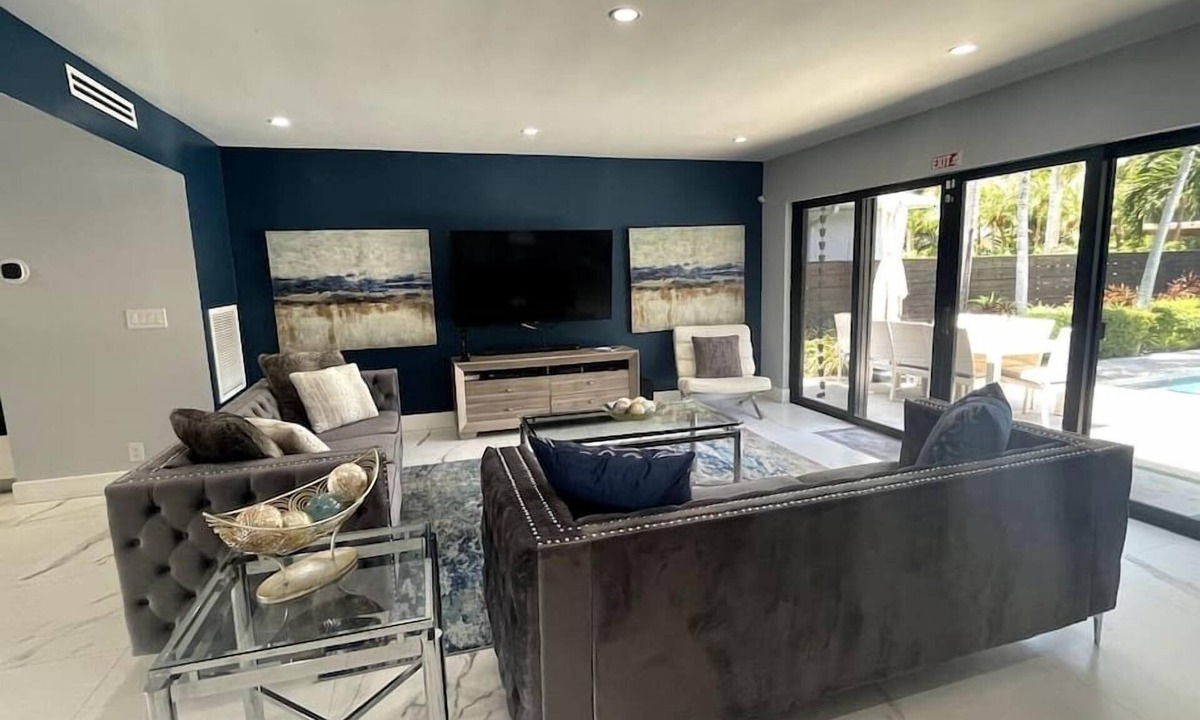 Hollywood Lakes House | Welcome to Paradise! 1 mile to beach heated pool!