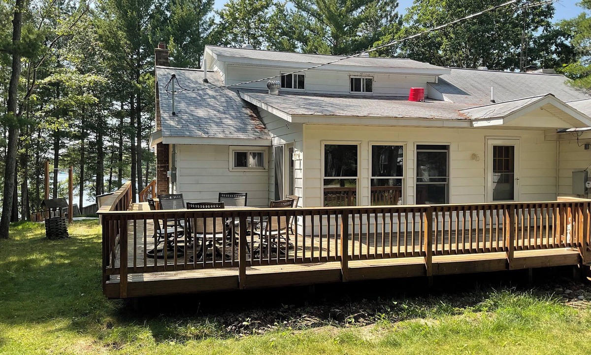 Lewiston House | Welcoming lake house with five bedrooms, hot tub and a huge deck on Tee Lake.