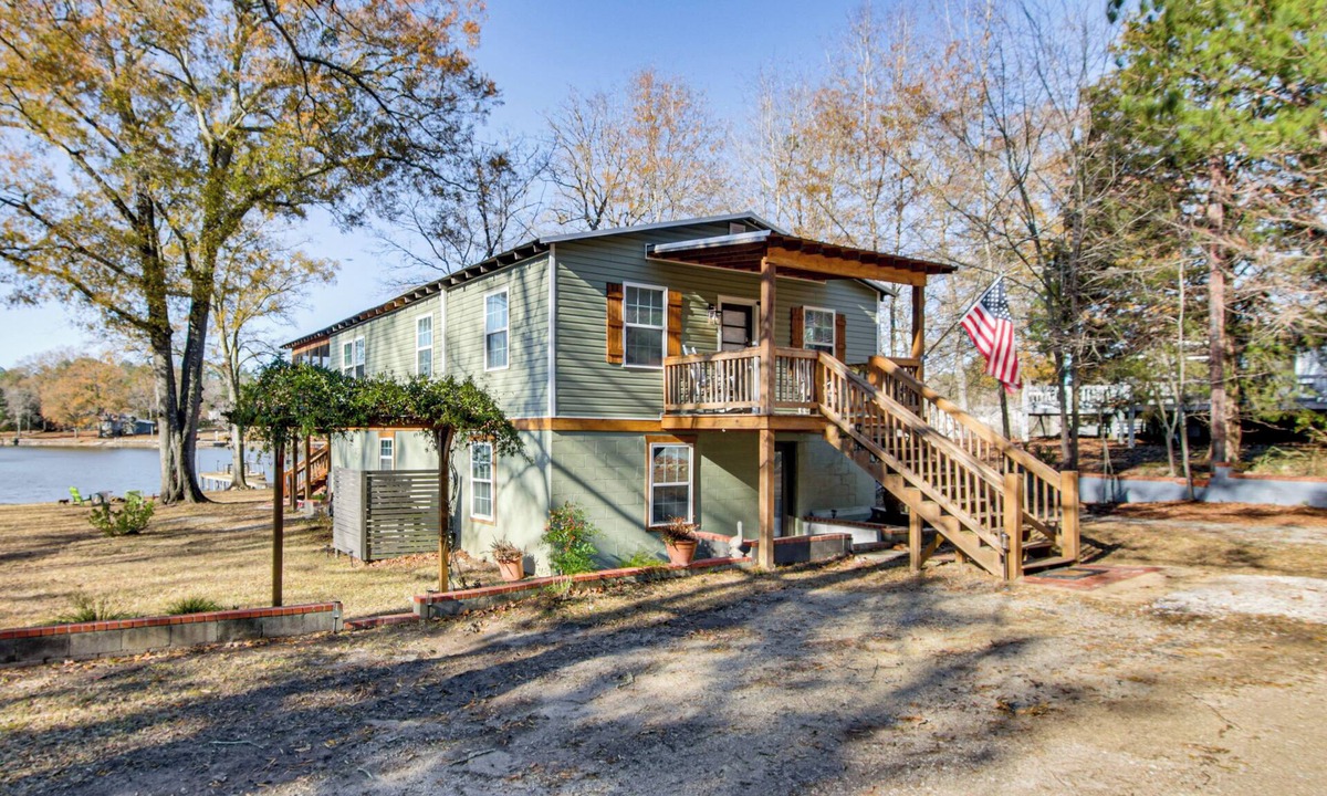 Camden House | 'West Water's Retreat' w/Dock on Lake Wateree!