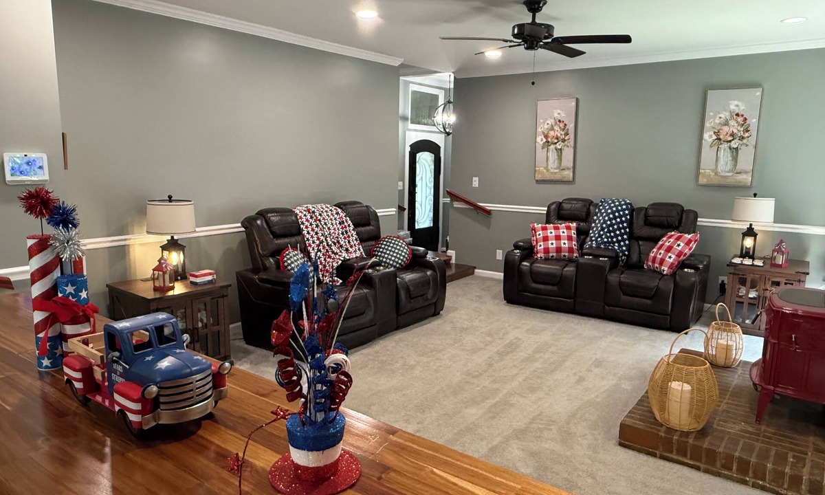 McLeansville Cabin | Whisper Chalet events w/hot tub , fenced yard string lights w/fire pit, privacy, free onsite parking