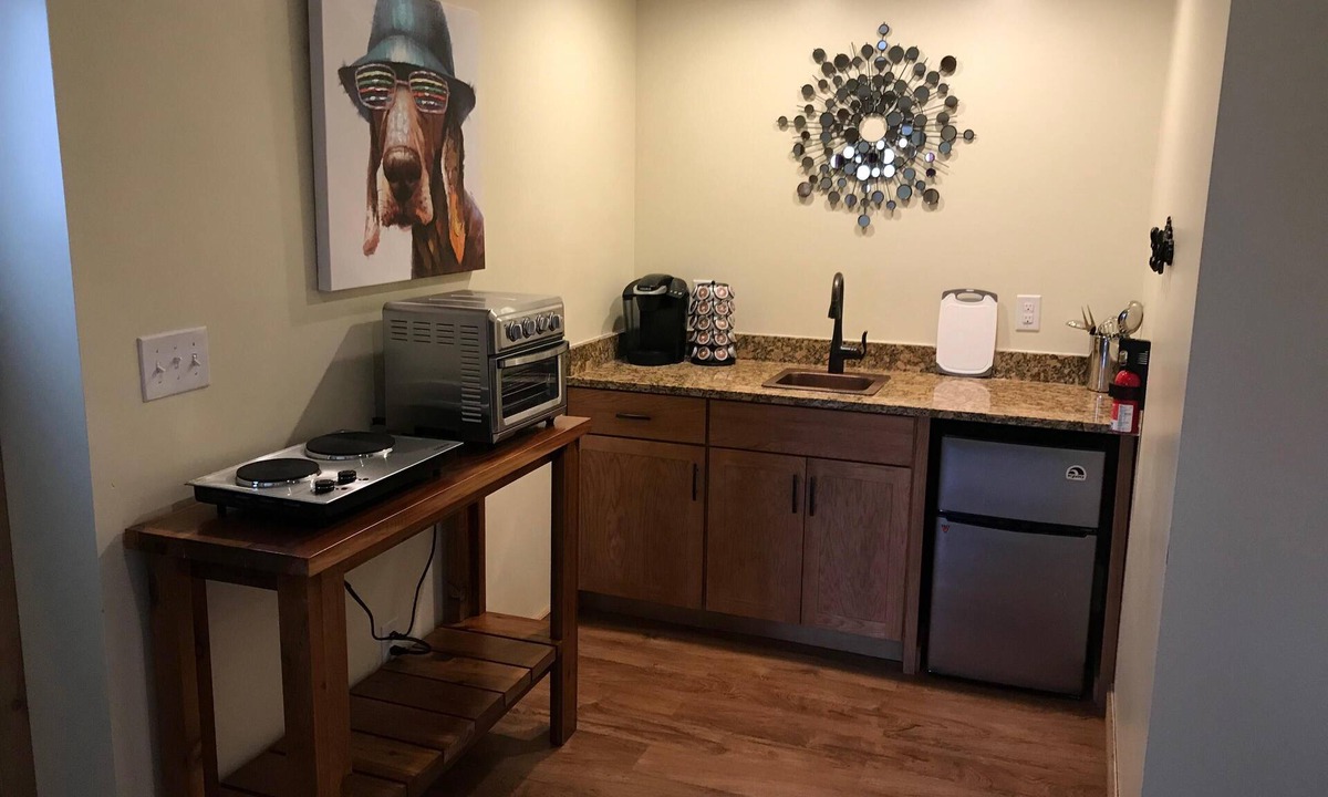 Schuyler Cottage | Whisper Creek Lodge! Lower Level Suite!
