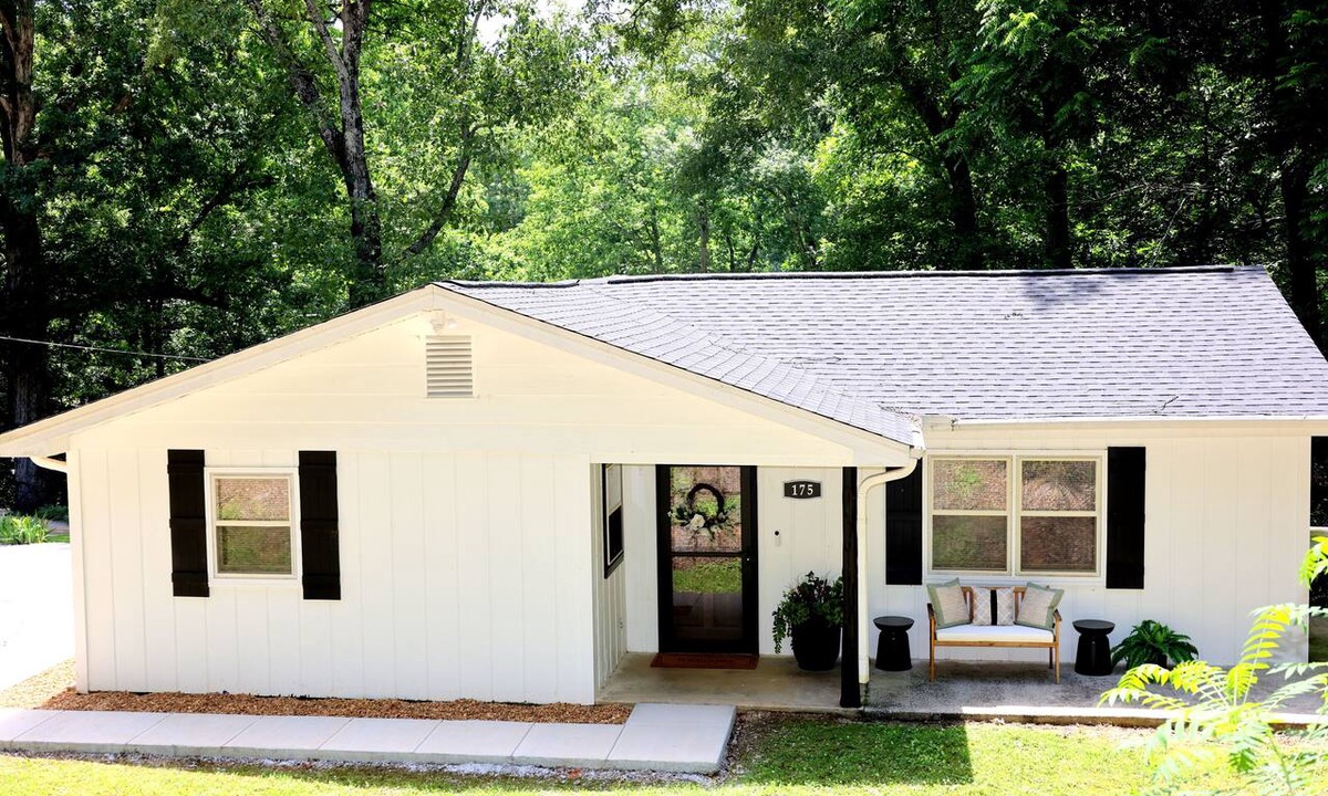 Florence House | Whispering Cove | Elegant Water View Retreat at Wilson Lake