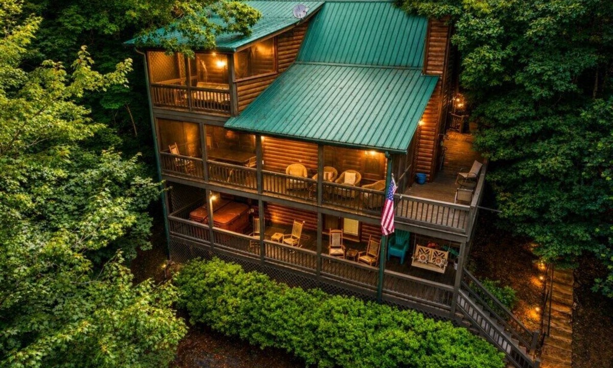 Epworth Cabin | Wild Water Lodge | Hot Tub | Fish From Cabin | Pool Table