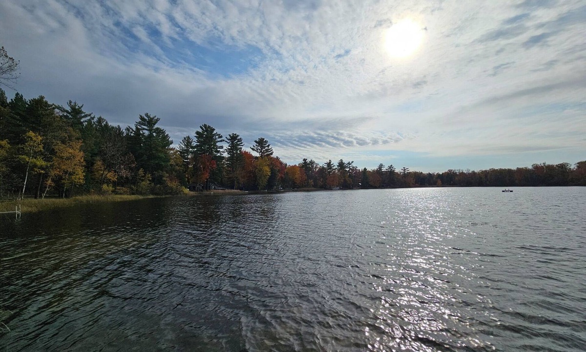 Baldwin Cottage | Winsome Cottage, a 2-bedroom ranch on a peaceful lake in Baldwin with AC & WiFi.
