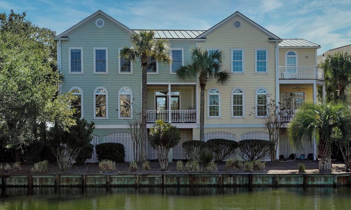 Seabrook Island House | WINTER RENTER AMENITIES INCLUDED 4 bdr Elevator 8500 monthly Seabrook Charleston