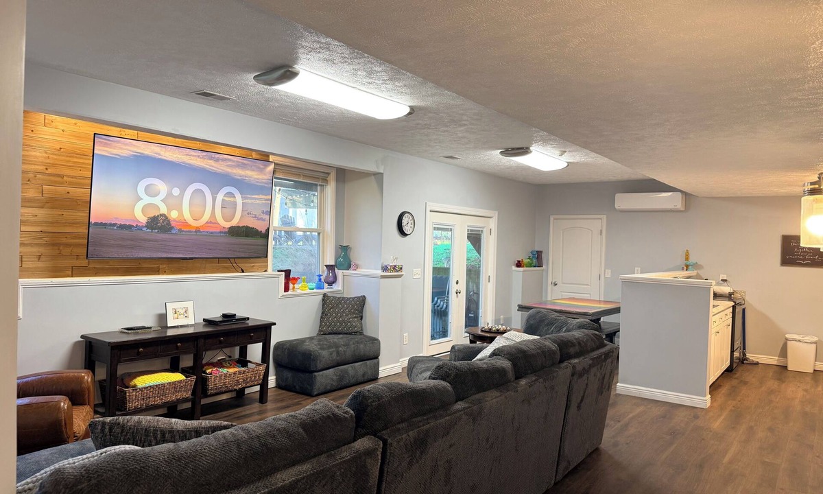 Buchanan Apartment | Wooded Michigan Retreat: 30 Min to Notre Dame - Sleeps 6