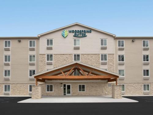 Cleveland Hotel | WoodSpring Suites Cleveland North